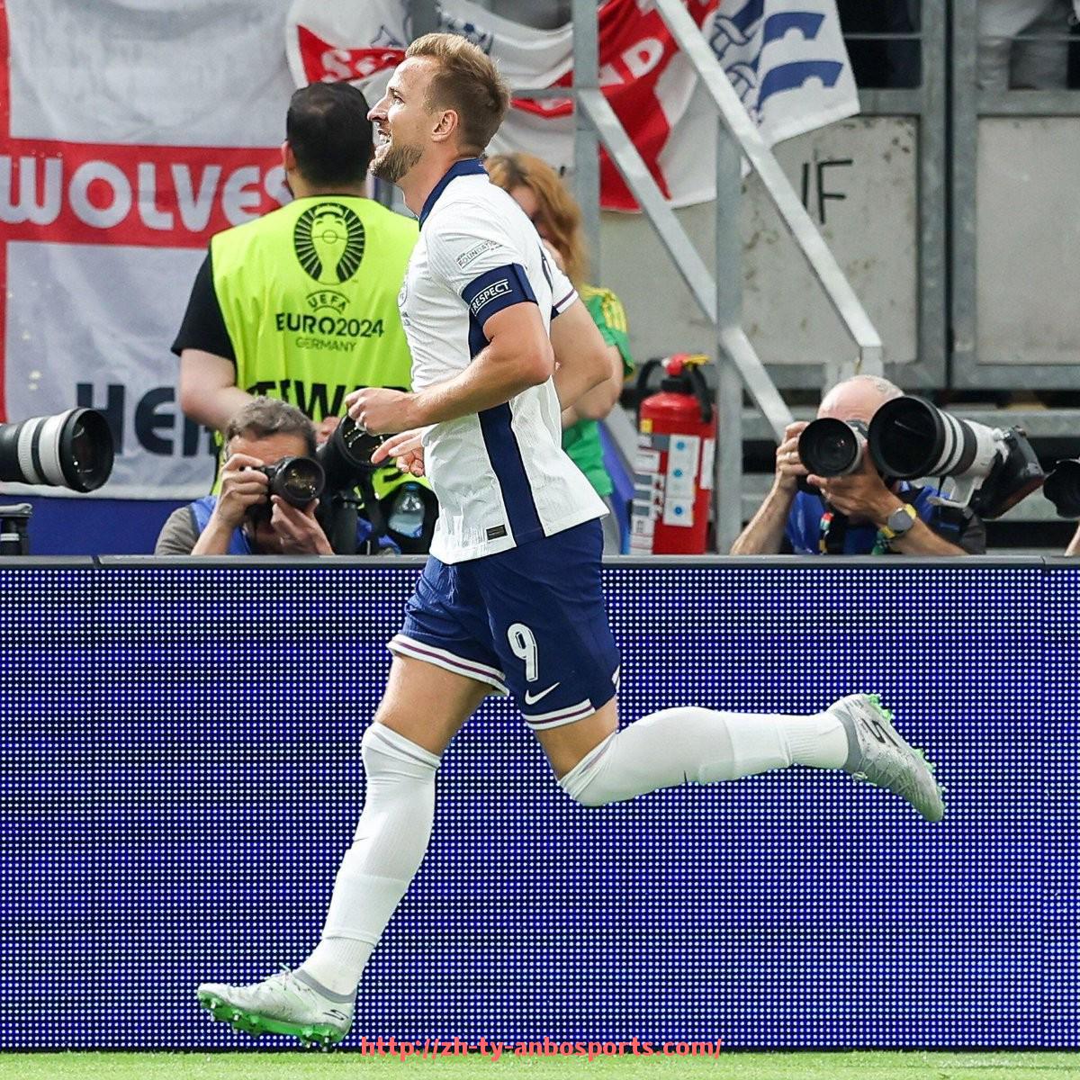 安博体育官网-世俱杯官方授权商品目录发布,涵盖服饰、收藏品等多个品类